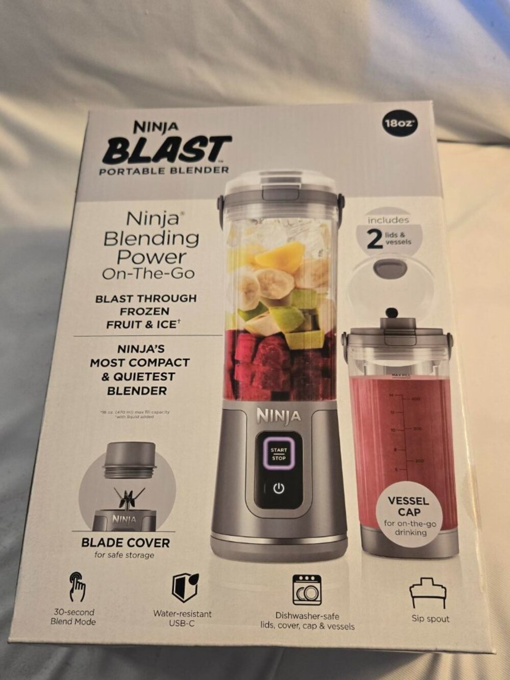 Ninja Blast Portable Blender & Accessories (2) Lids (2) 18oz Blender Cups - Picture 3 of 5